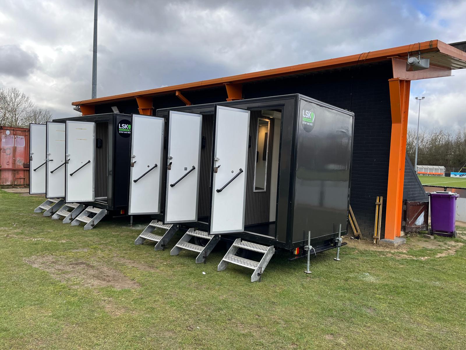 3 bay toilet trailer